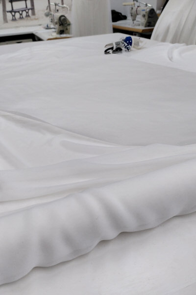 Wir entwerfen Brautkleider Brautkleiddesign