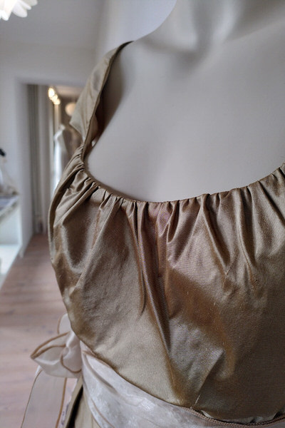 Wir entwerfen Brautkleider Brautkleiddesign